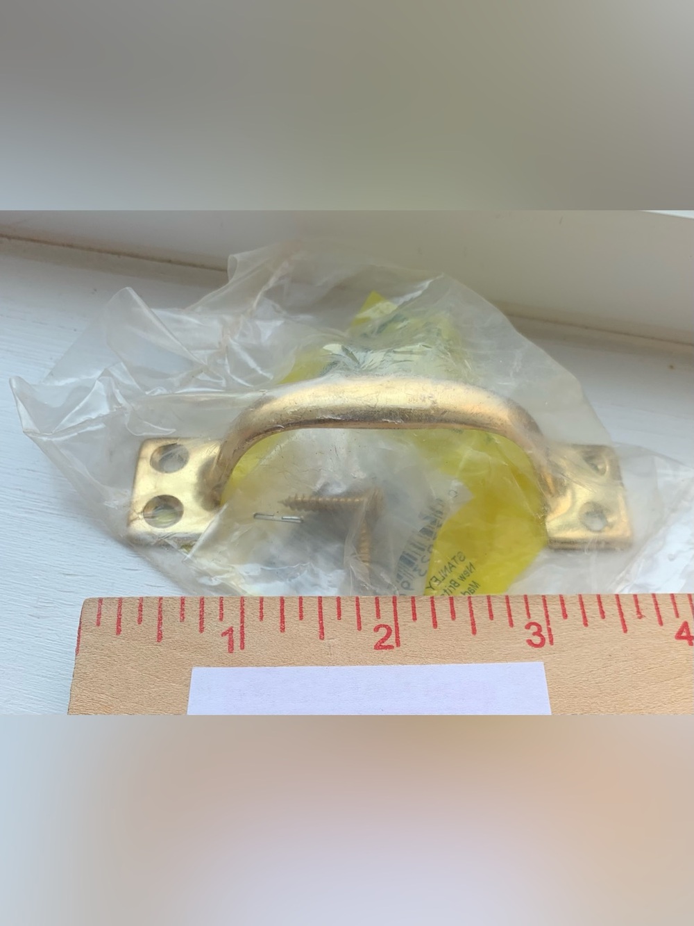 5 Stanley brass pulls Drawer Handles lot of 5 brass finish, with screws